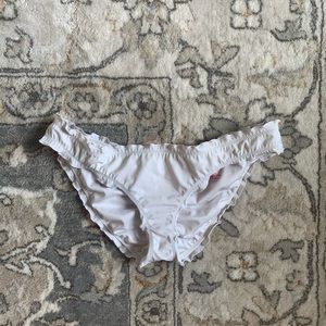 victoria’s Secret ruffle cheeky bikinibottom white